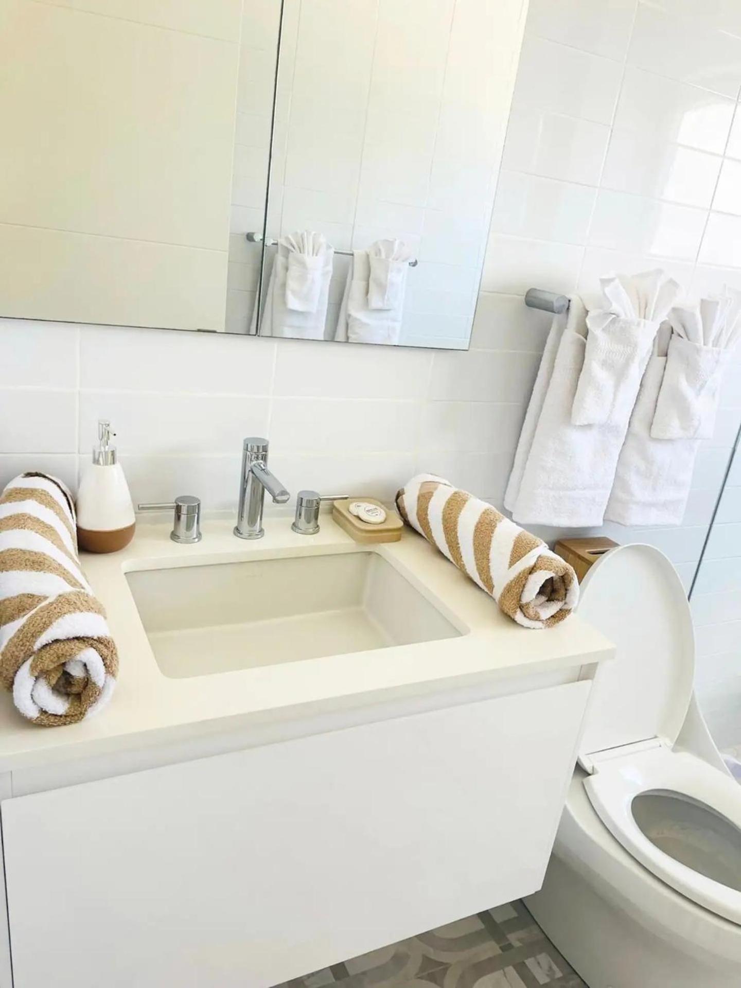 The Cove - Location is everything! - Luxurious - Free parking