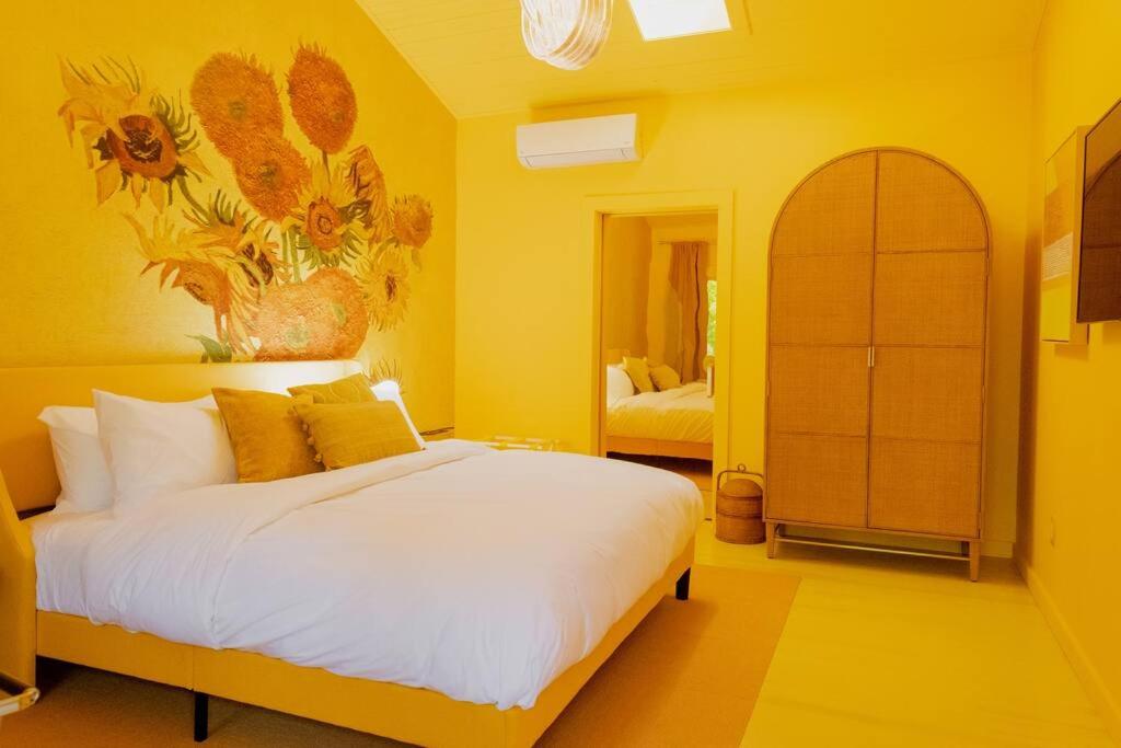 The Norsdale plus CMYK Motel on 10 acres in Phoenicia view 2