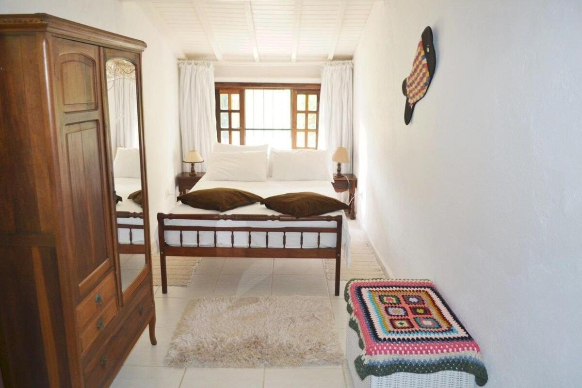 Casa com piscina a 100 m de Camburizinho