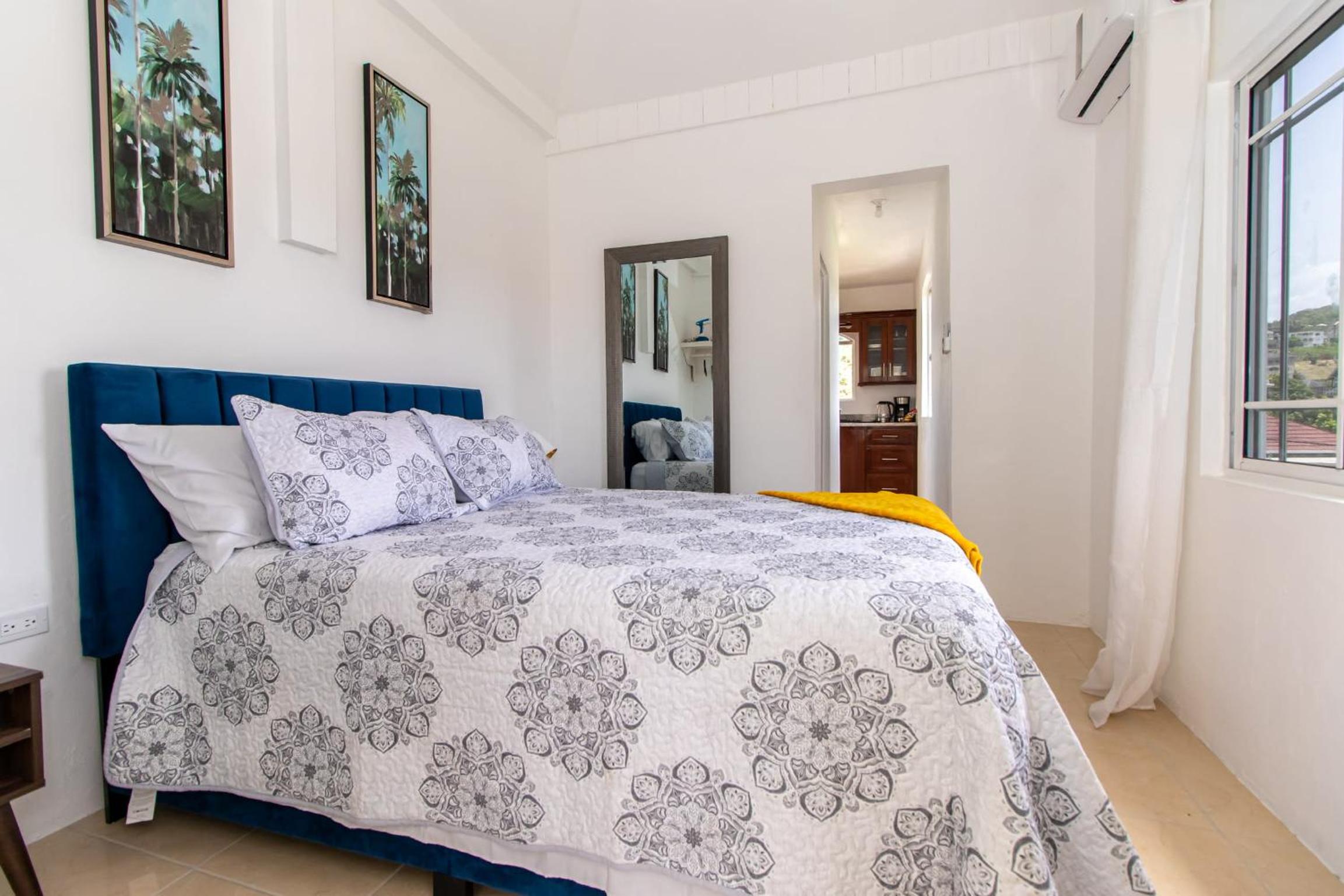 Runaway Bay Gem Suite view 3