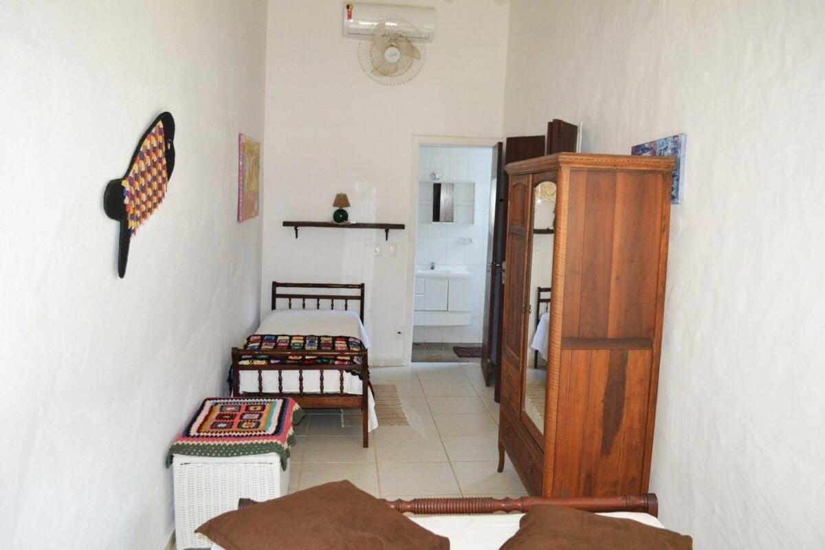 Casa com piscina a 100 m de Camburizinho