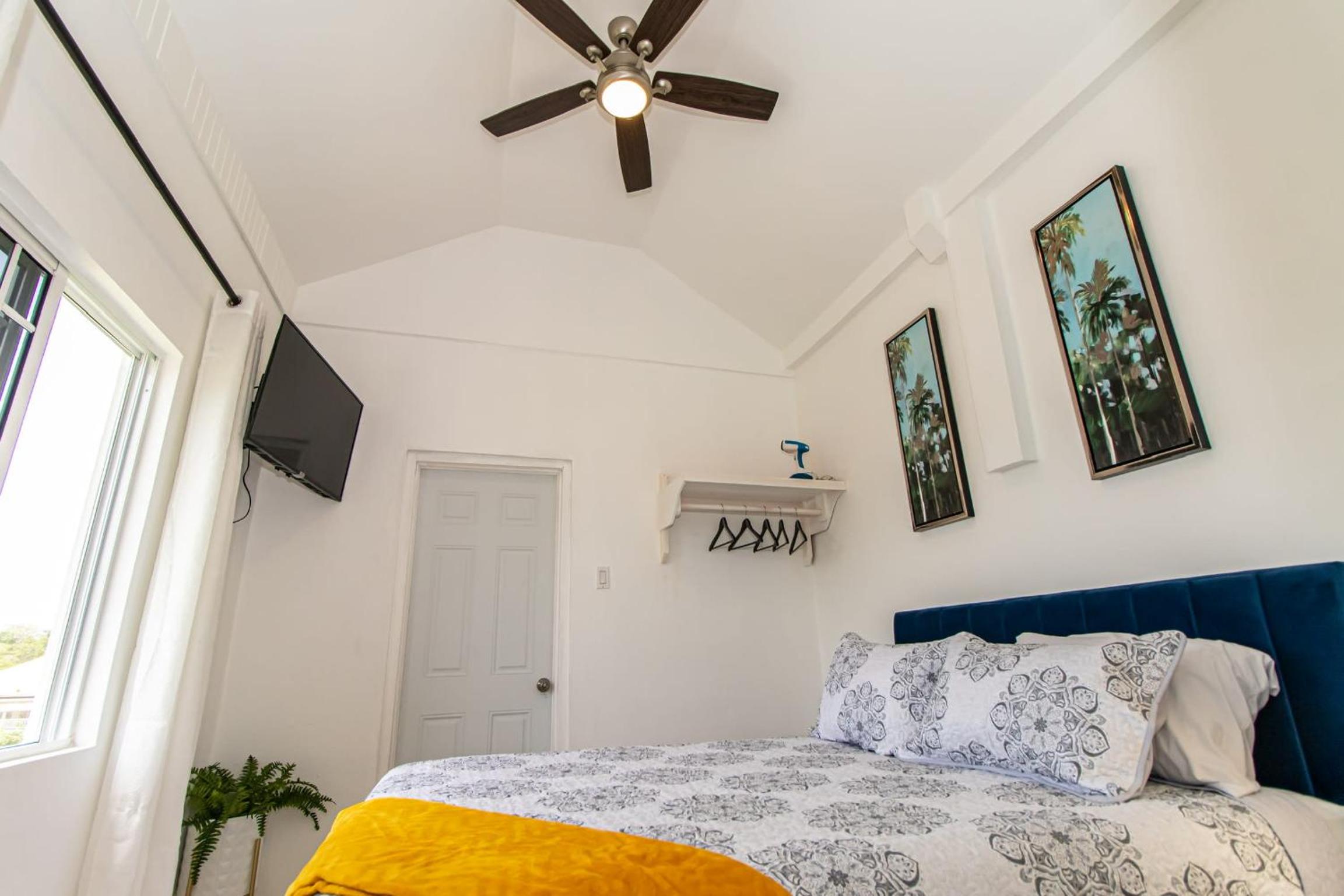 Runaway Bay Gem Suite view 5