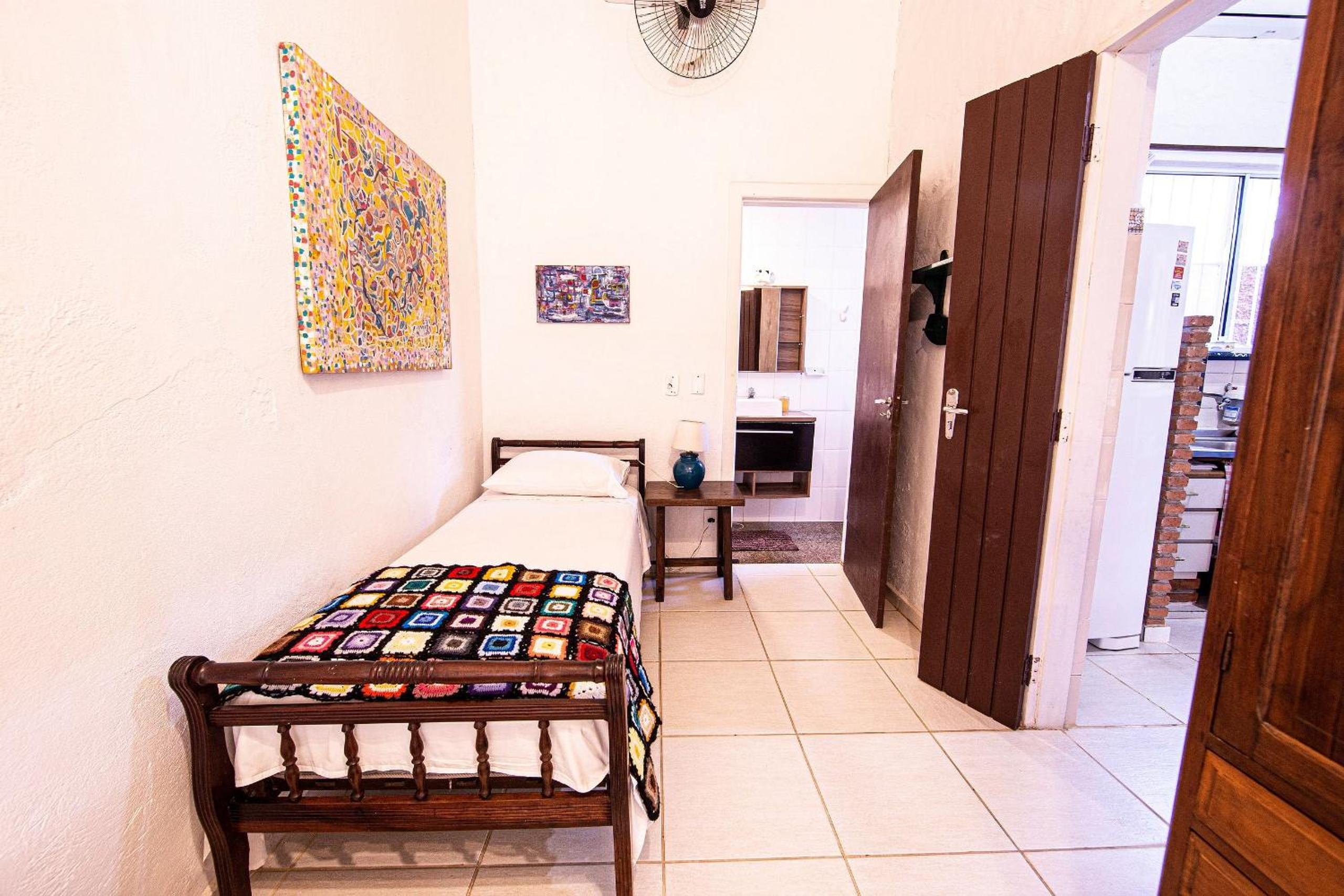 Casa com piscina a 100 m de Camburizinho