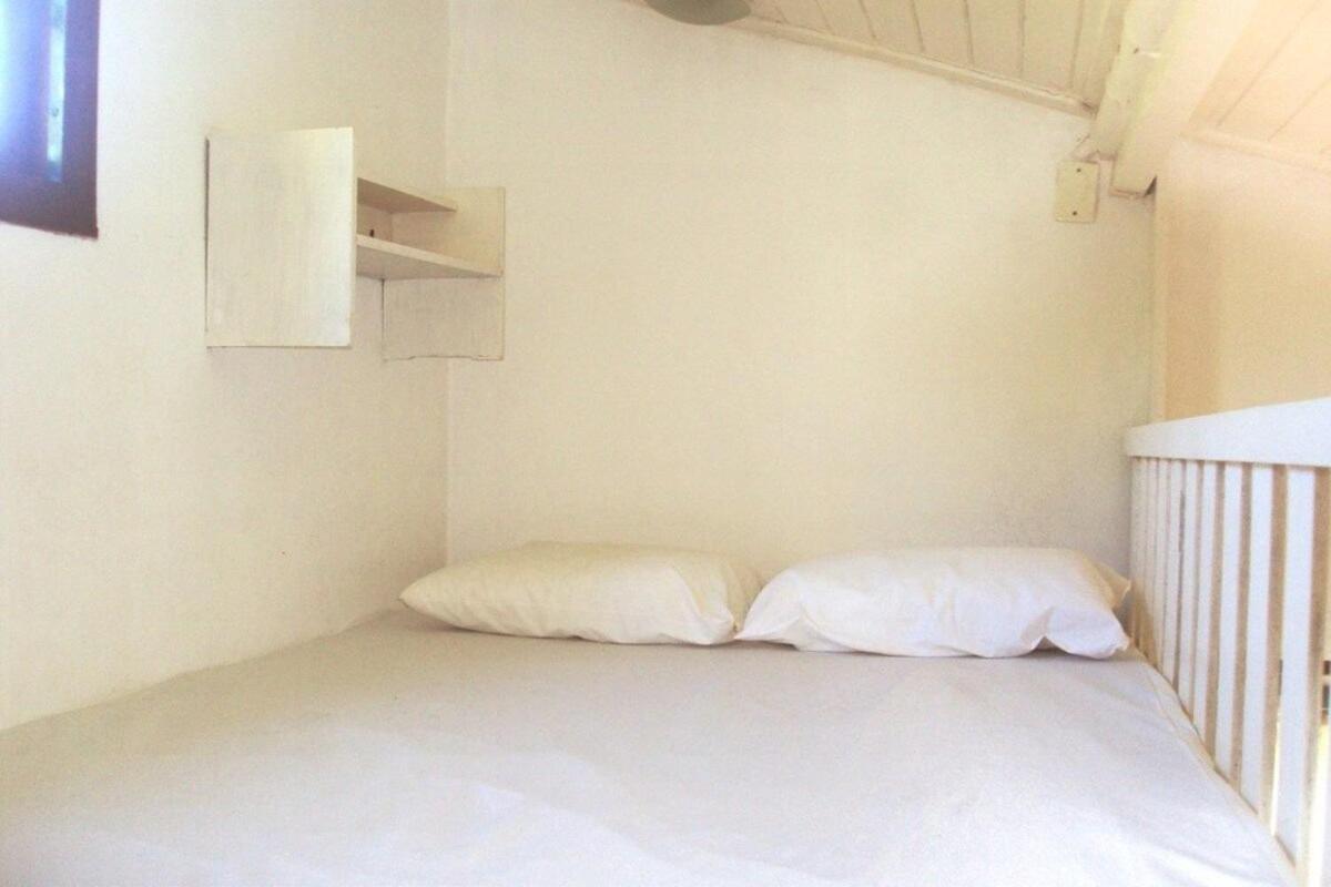 Casa com piscina a 100 m de Camburizinho