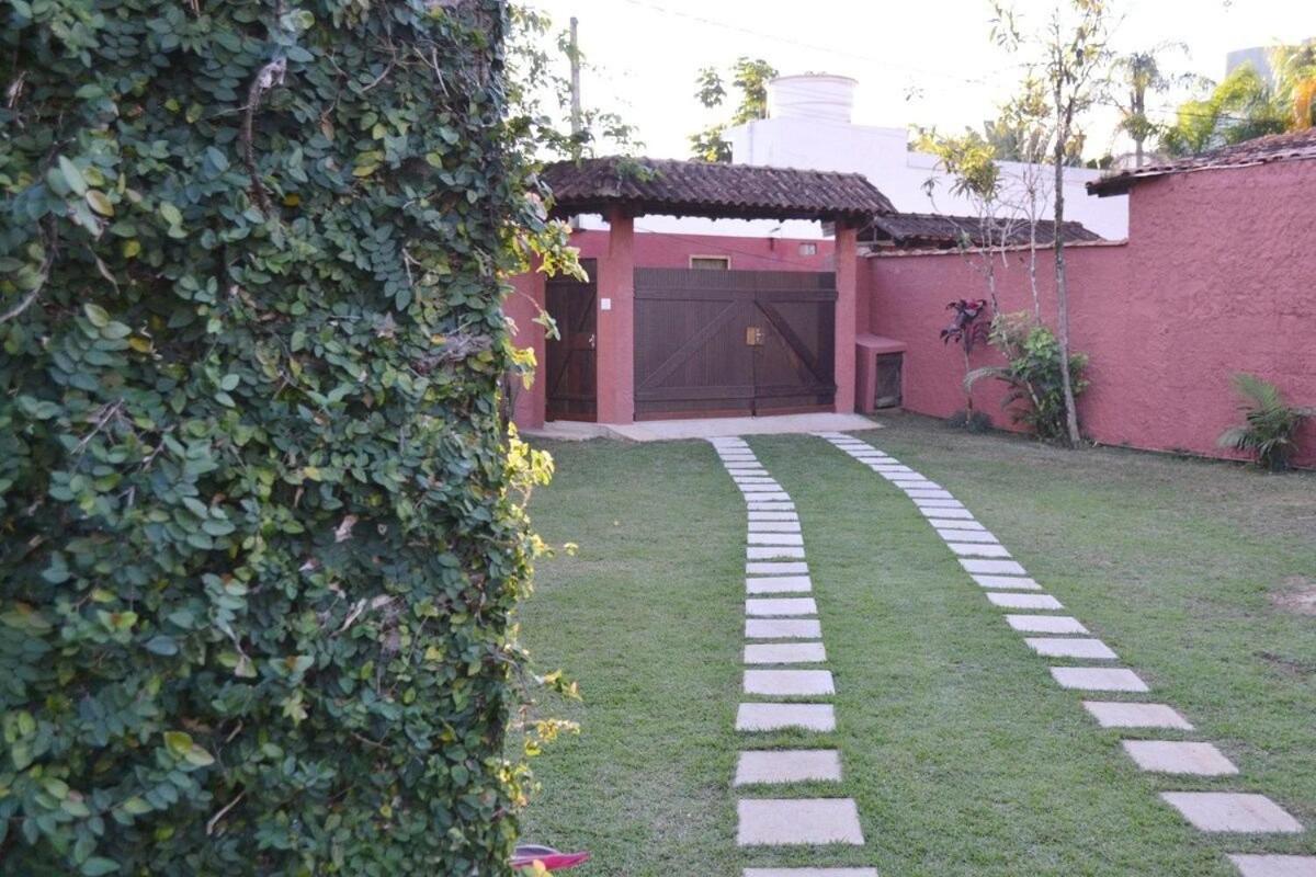 Casa com piscina a 100 m de Camburizinho