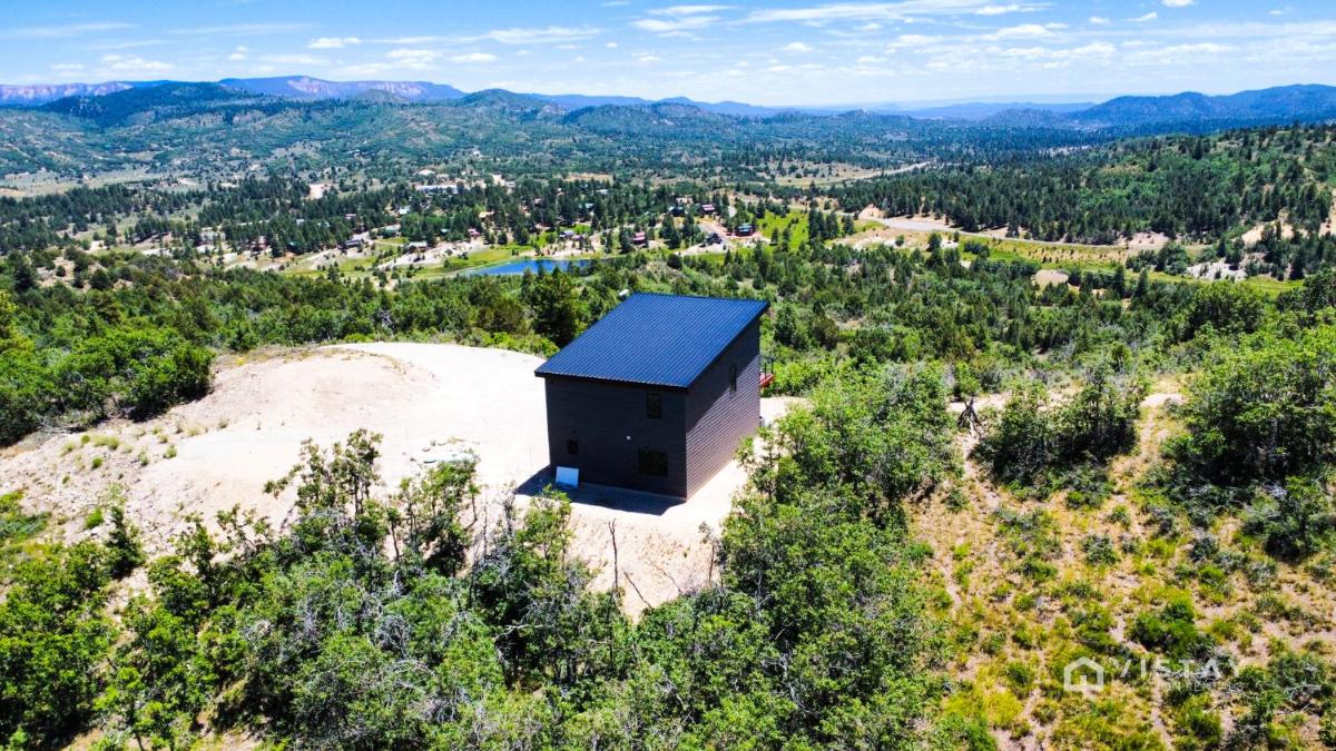Bryce View Cabin - New Cabin With Amazing Views! view 5