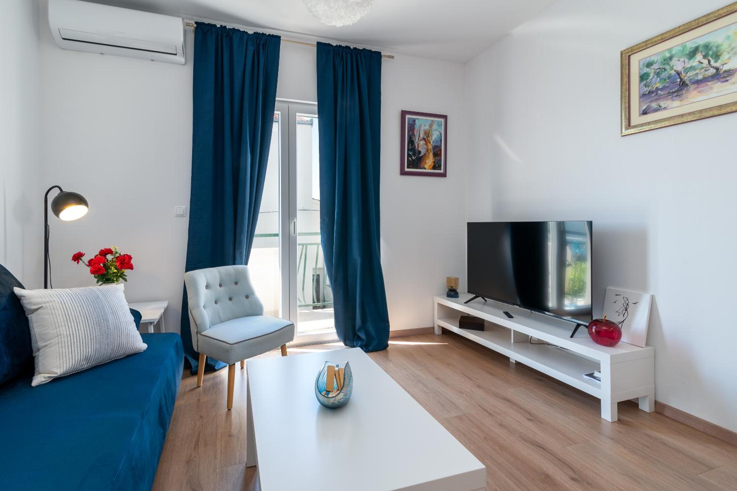 Apartment West