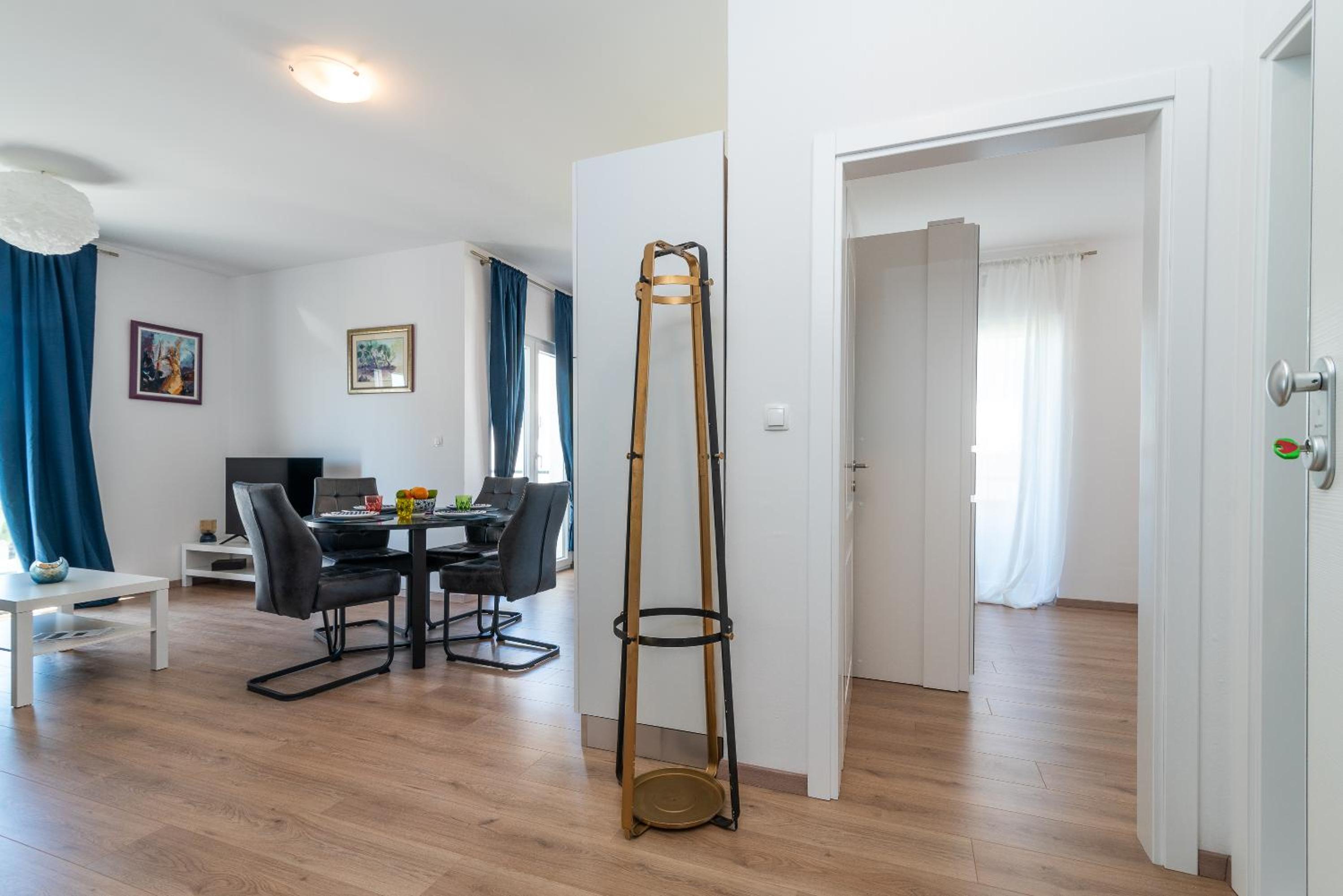 Apartment West