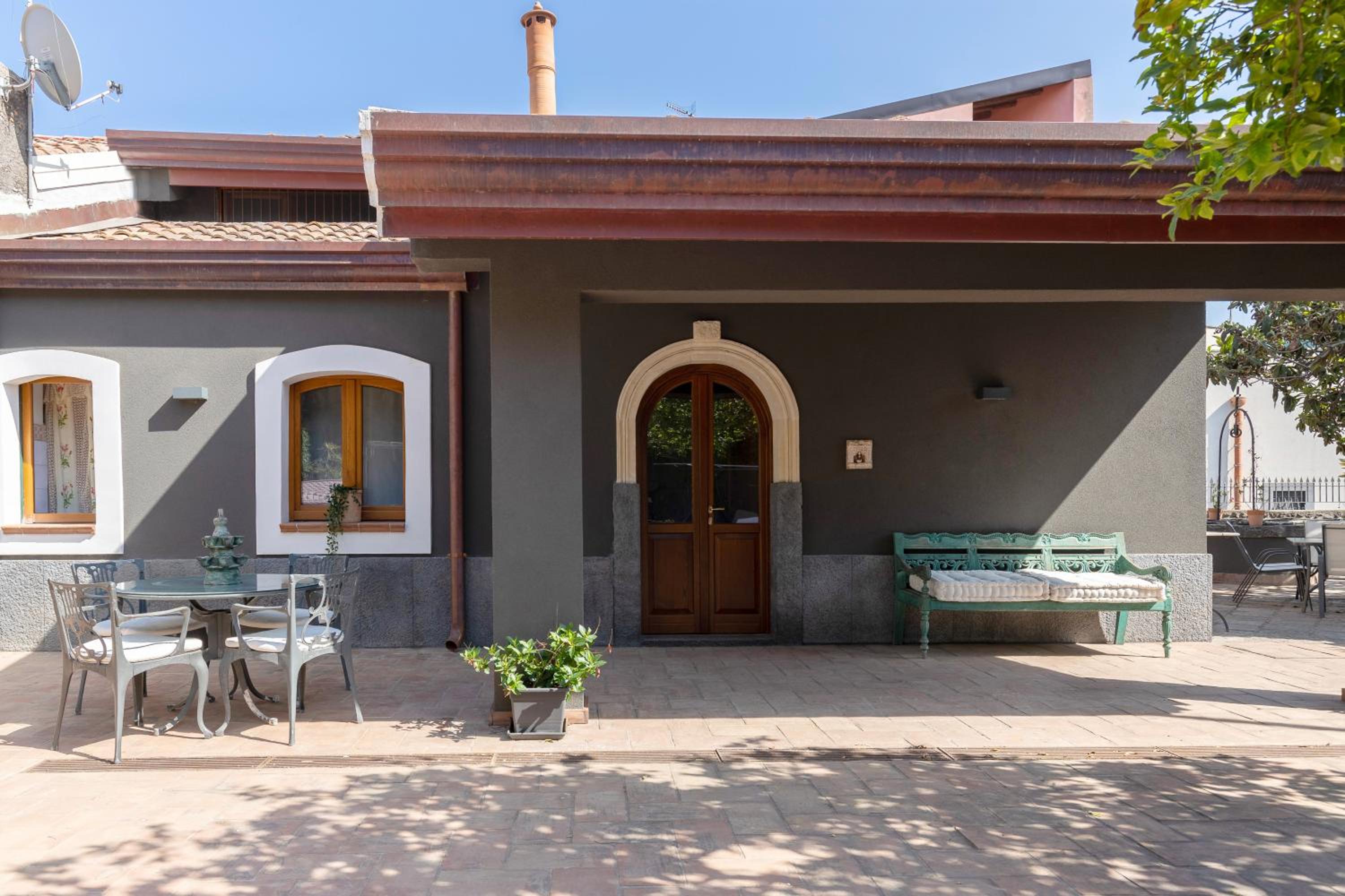 Villa Rose Acireale Santa Tecla view 3