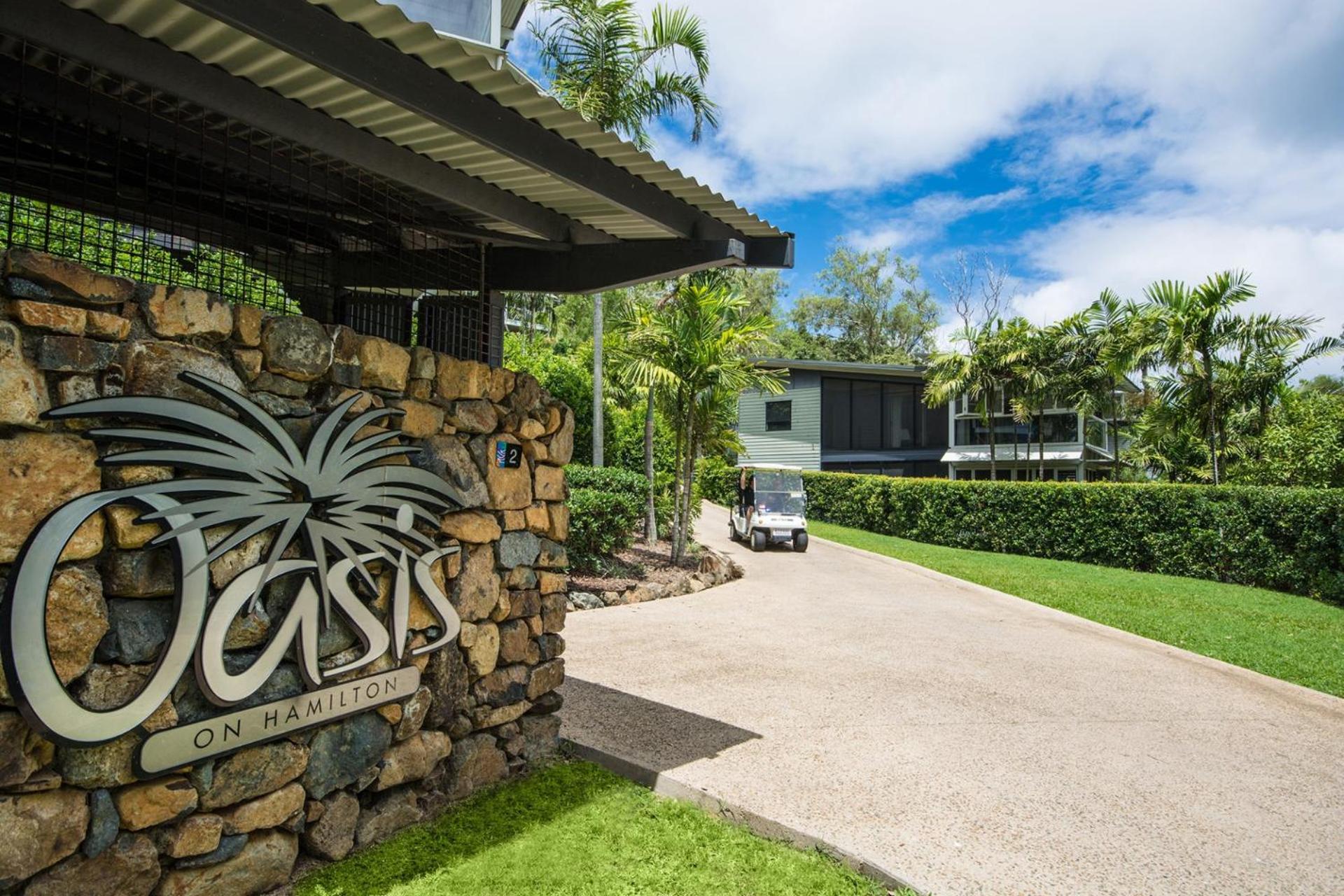 Oasis 1, 2 Bedroom, 1 Bathroom Apartment with Buggy!