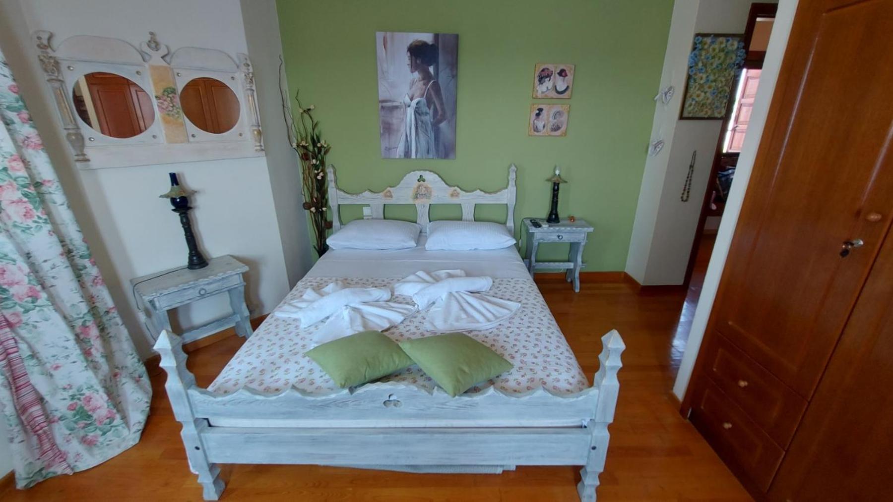 MESONISI maisonette