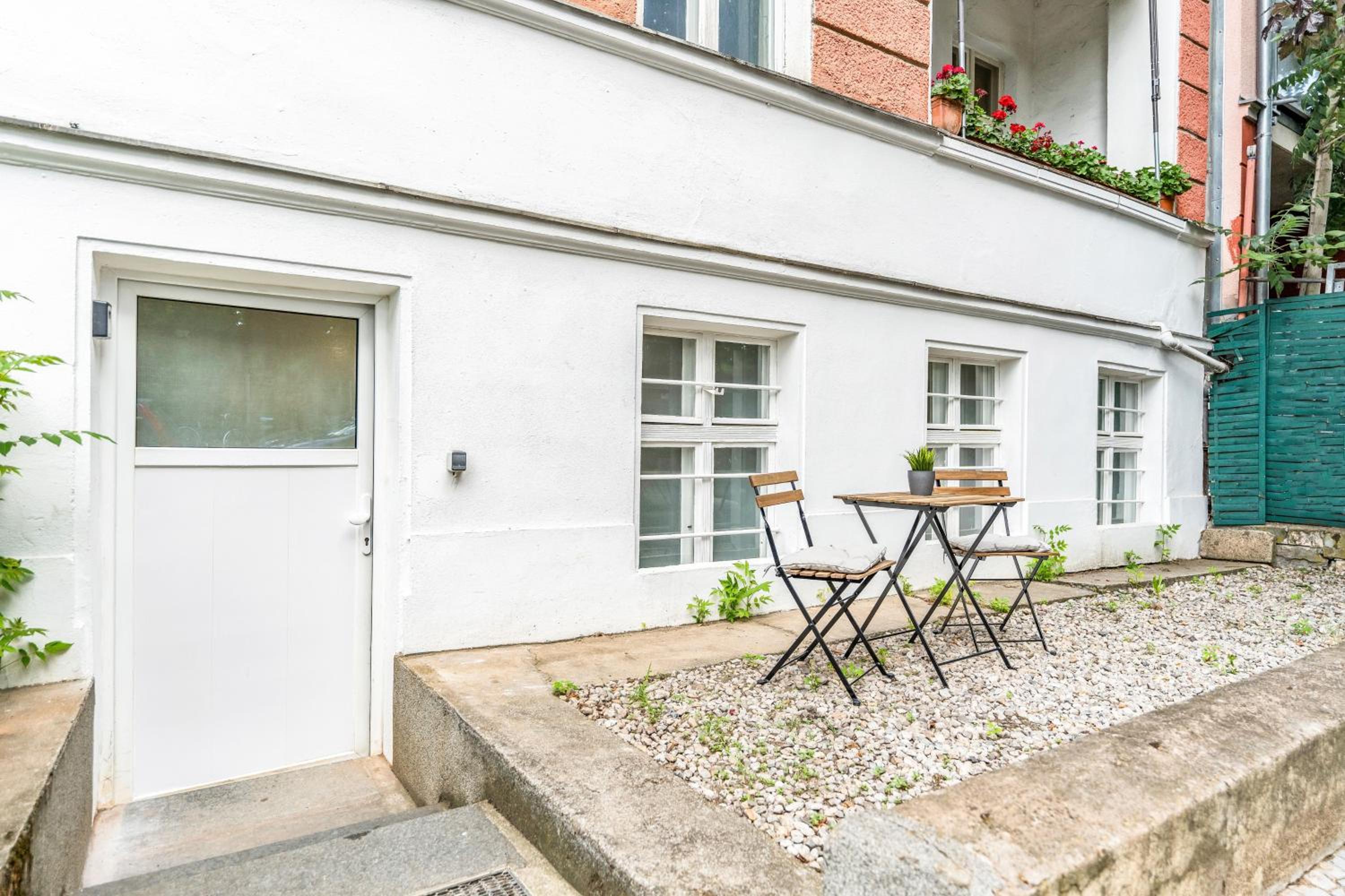 2 Zimmer Apartments,4 Betten,zentral am Sbahnhof Köpenick,vollmöbliert