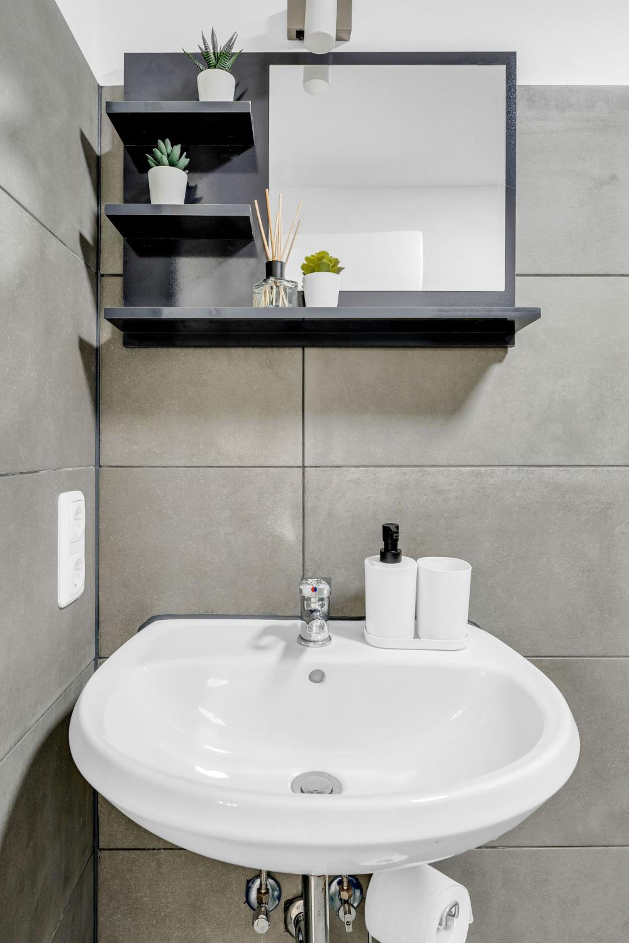 2 Zimmer Apartments,4 Betten,zentral am Sbahnhof Köpenick,vollmöbliert