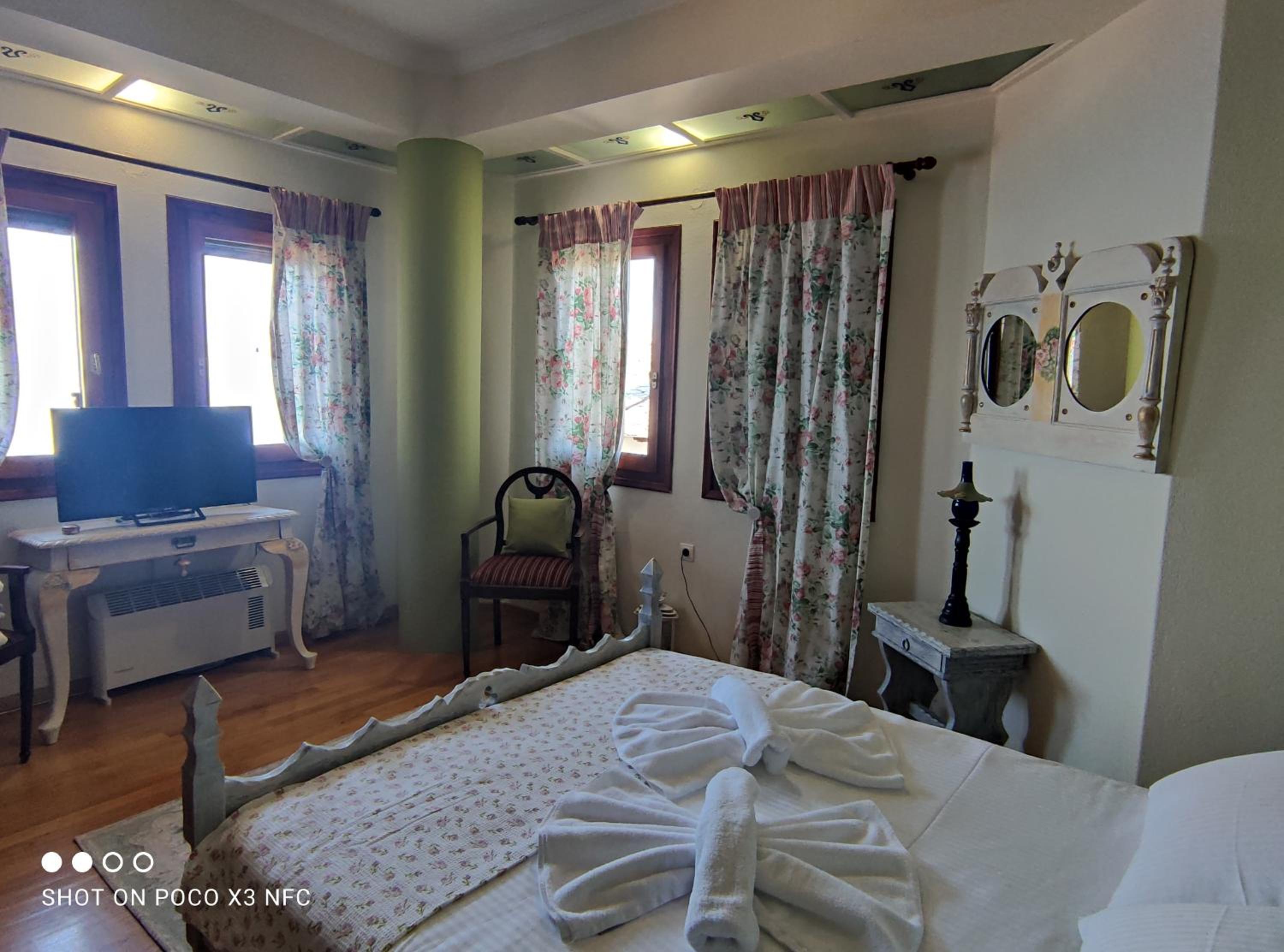 MESONISI maisonette
