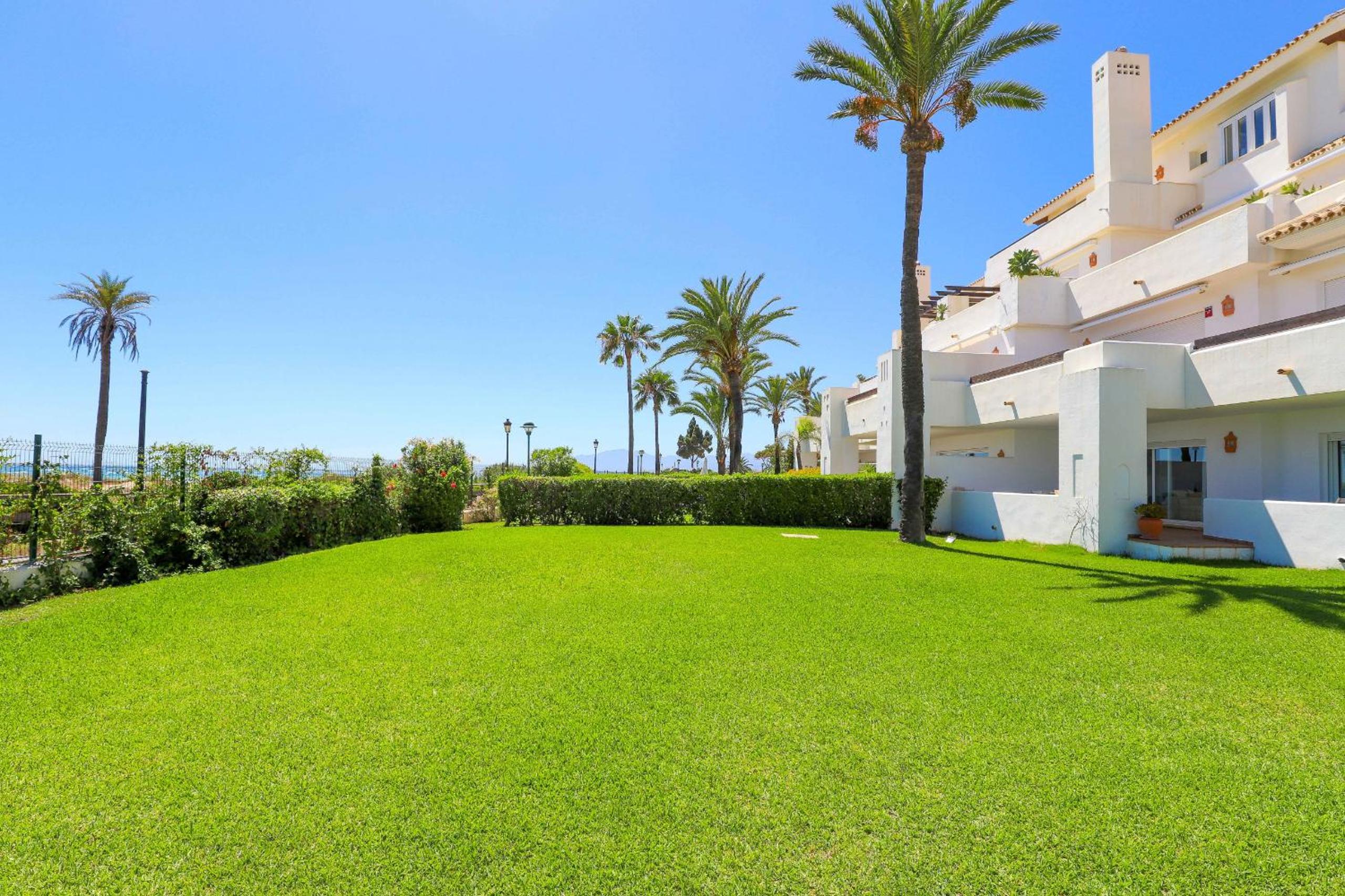 Frontline beach ground floor apartment - Los Monteros Palm Beach
