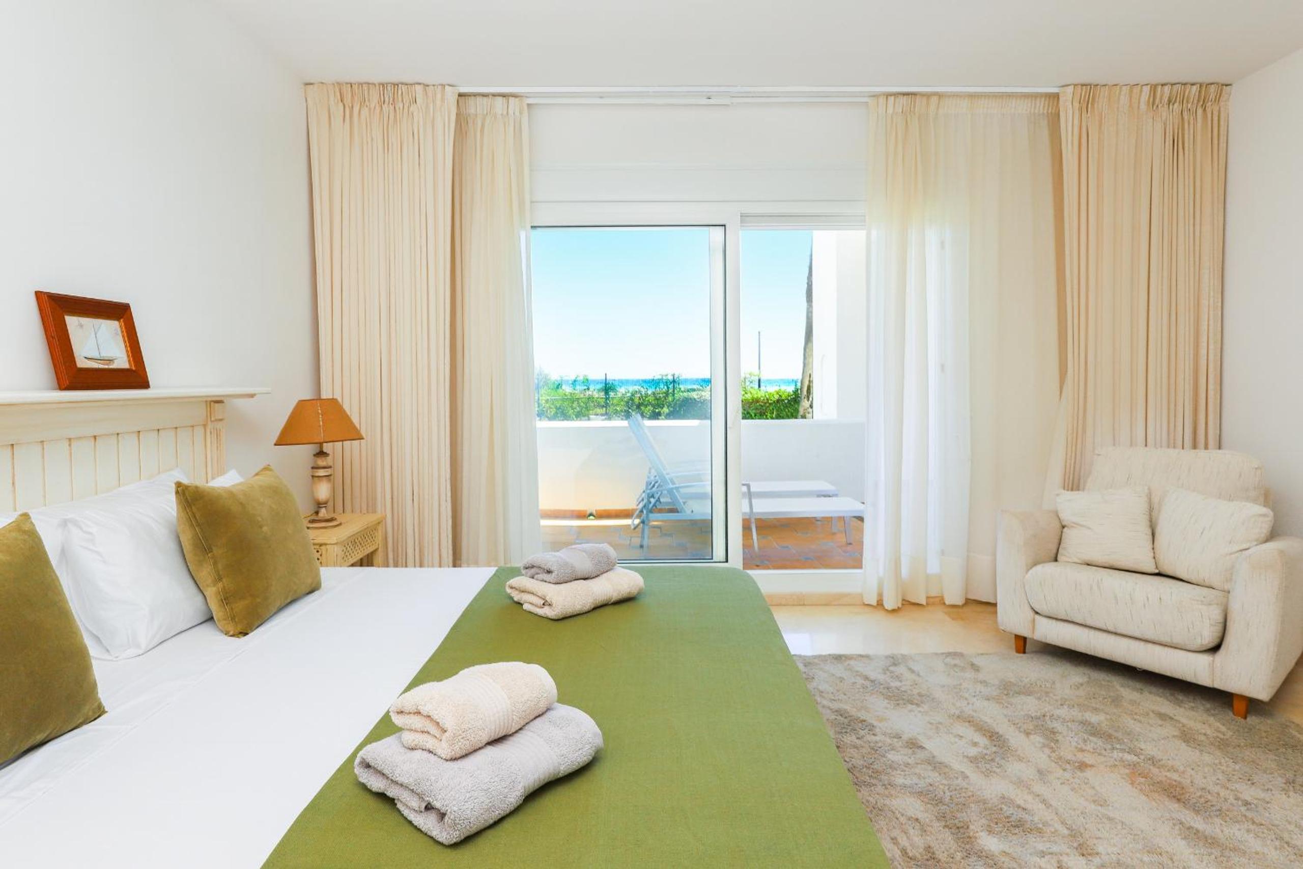 Frontline beach ground floor apartment - Los Monteros Palm Beach