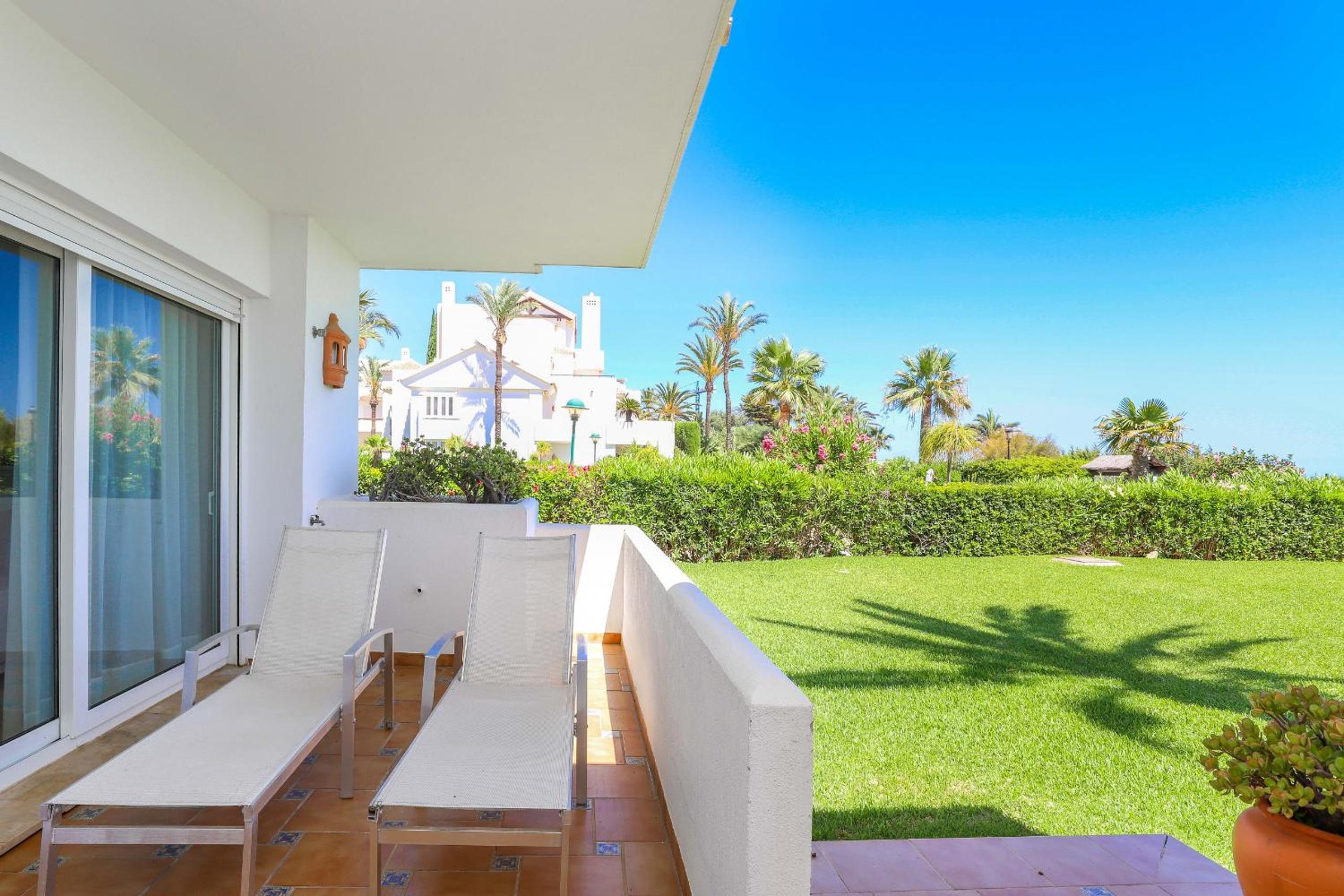 Frontline beach ground floor apartment - Los Monteros Palm Beach