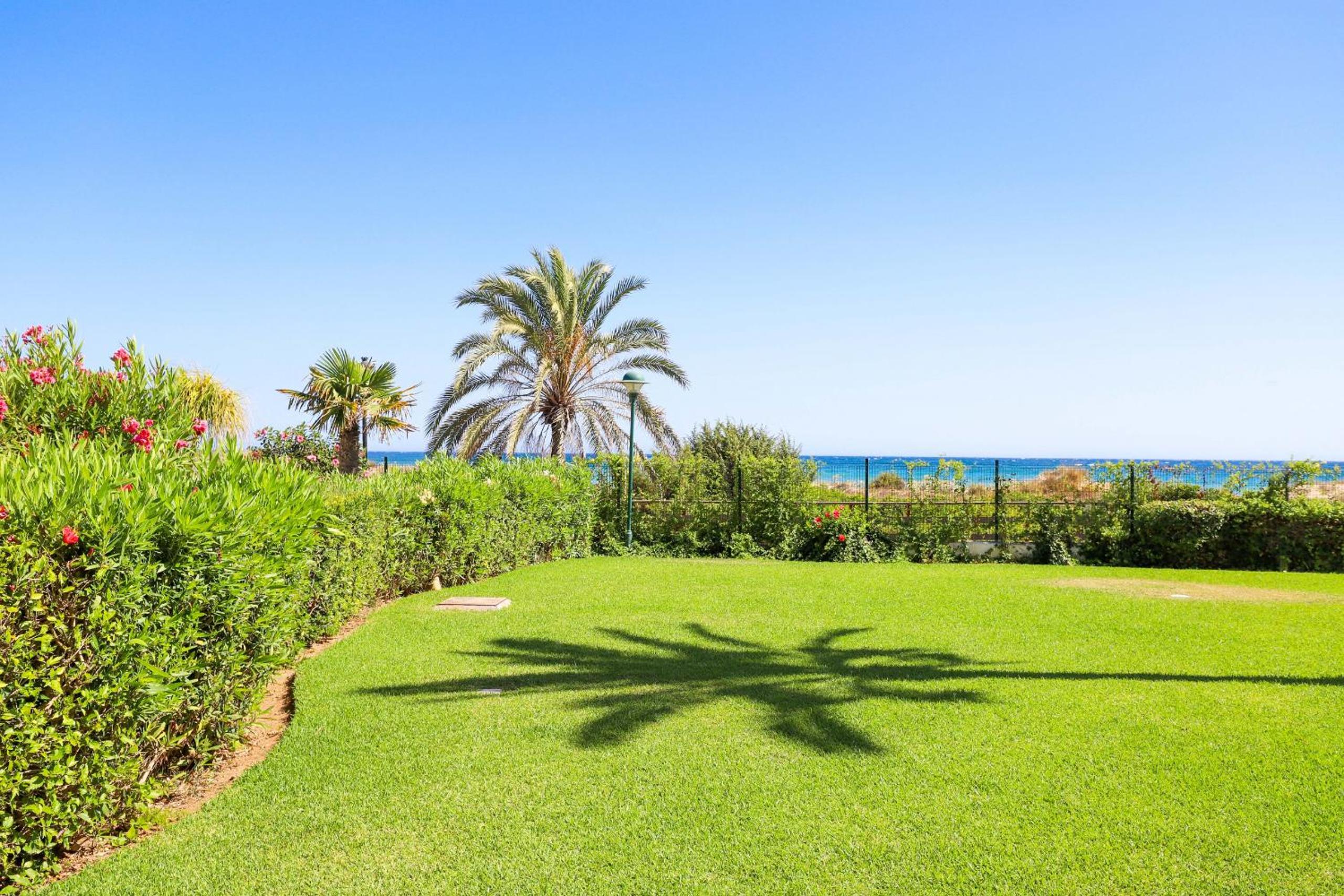 Frontline beach ground floor apartment - Los Monteros Palm Beach