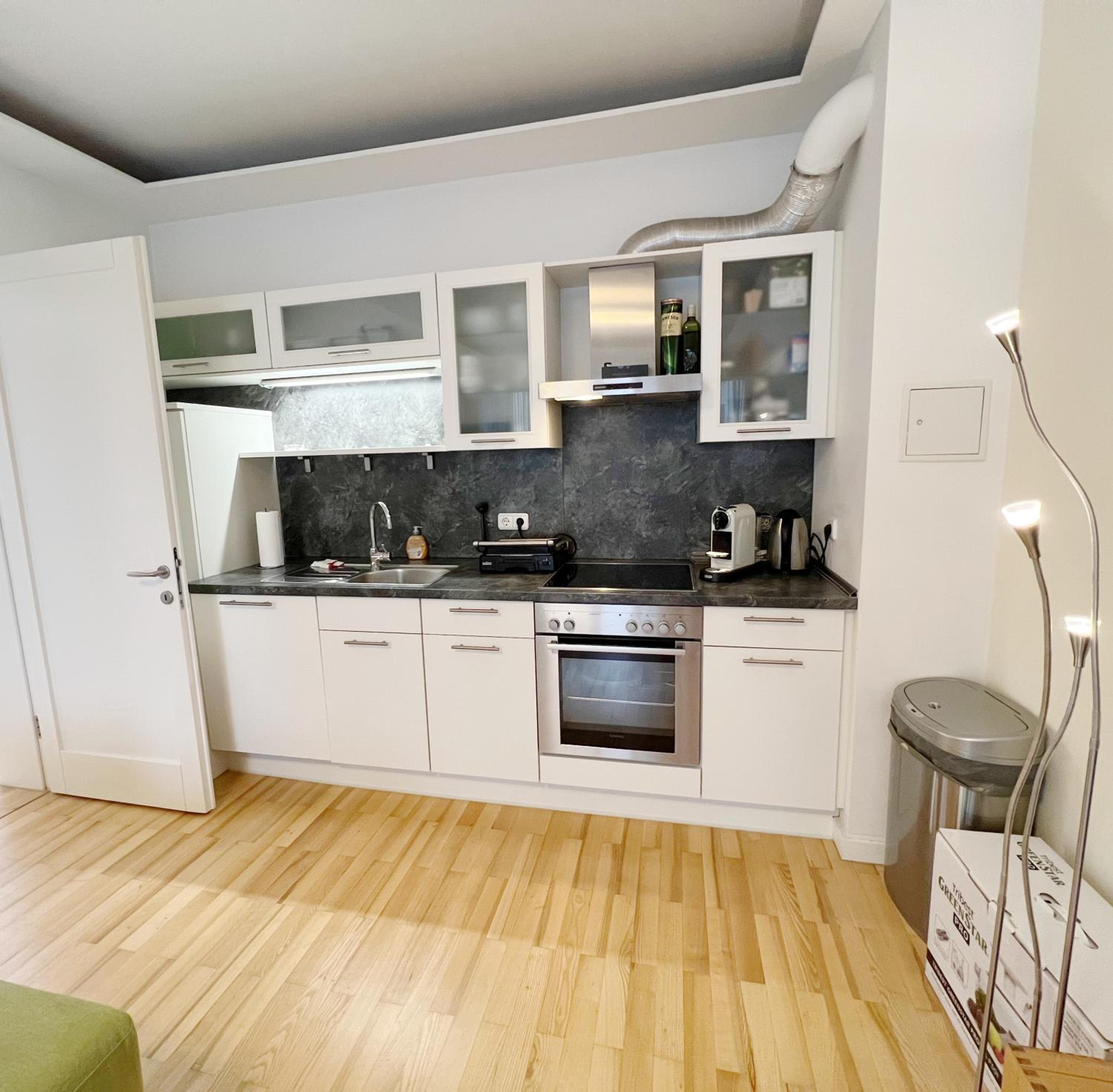 Prime Location Comfort Apartment with Balcony