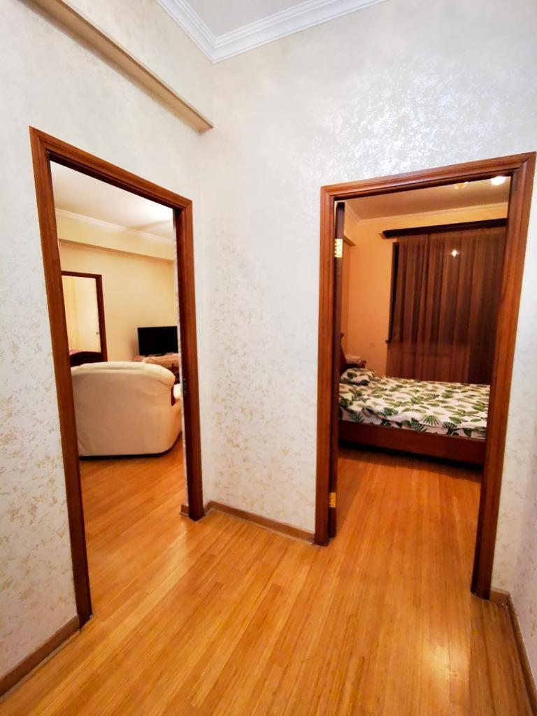 City Center, Comfortable and Sunny 2 Bedroom Nearby Republic Square