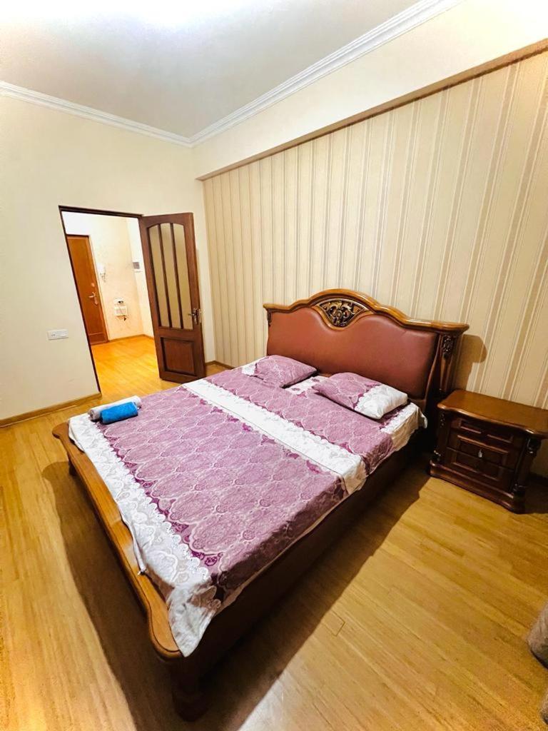 City Center, Comfortable and Sunny 2 Bedroom Nearby Republic Square