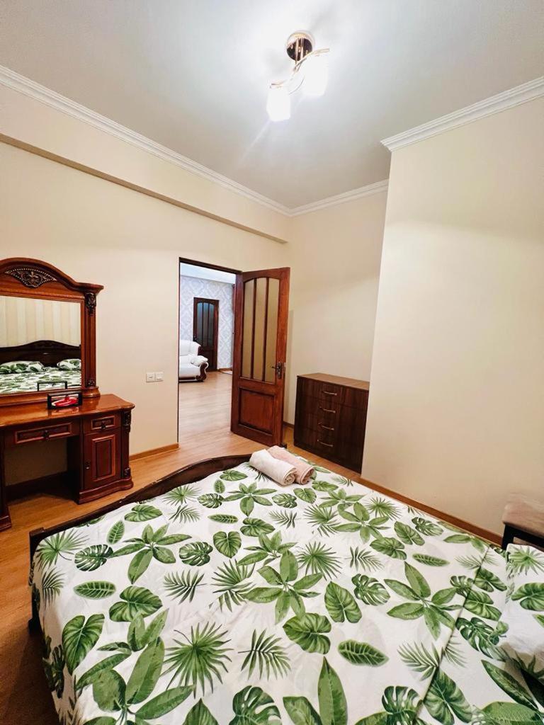 City Center, Comfortable and Sunny 2 Bedroom Nearby Republic Square