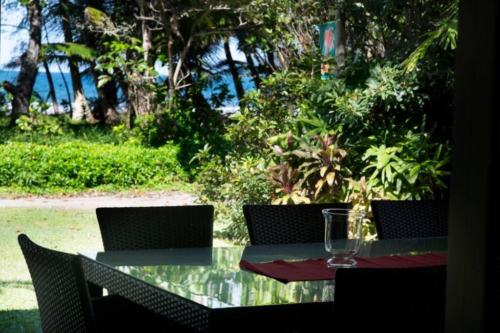 2/24 Donkin - Luxury - Absolute Beachfront