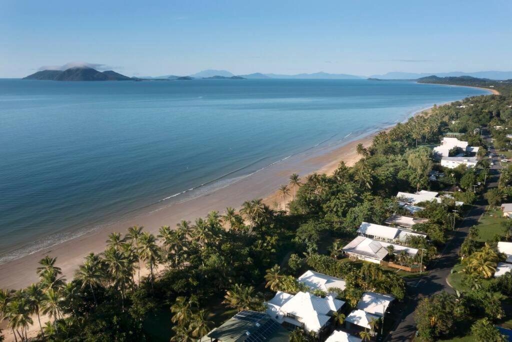2/24 Donkin - Luxury - Absolute Beachfront
