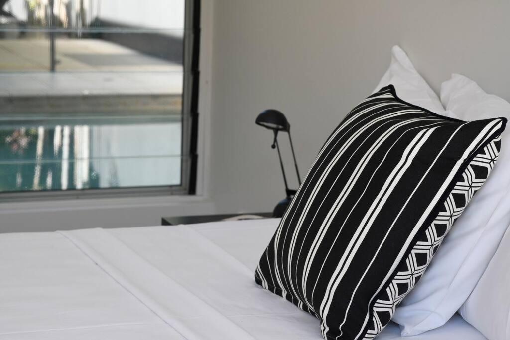 2/24 Donkin - Luxury - Absolute Beachfront