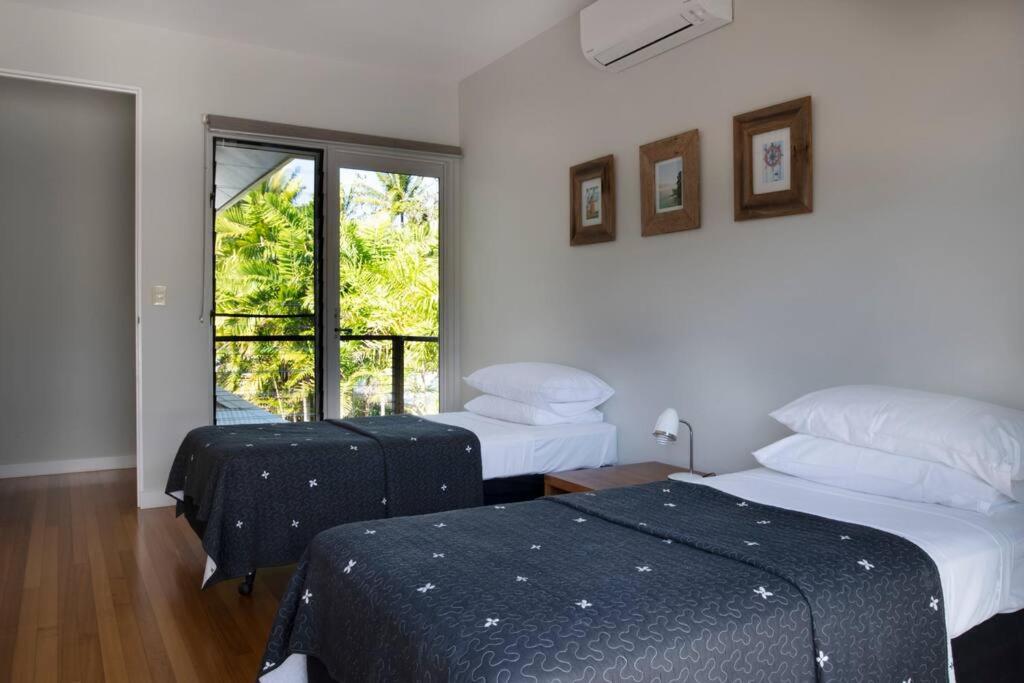 2/24 Donkin - Luxury - Absolute Beachfront