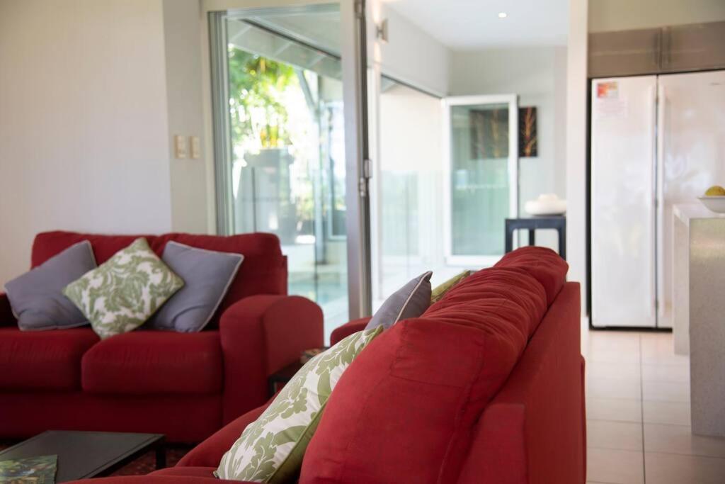2/24 Donkin - Luxury - Absolute Beachfront