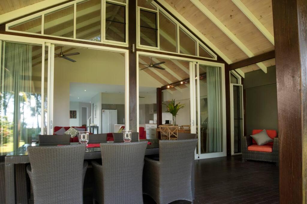 2/24 Donkin - Luxury - Absolute Beachfront