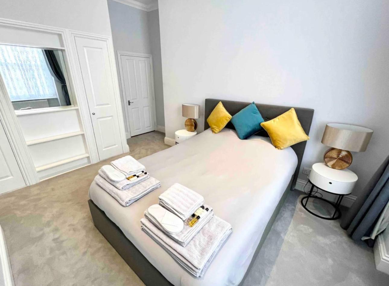 Spacious 2 Bed Apartment In The Heart of Kensington