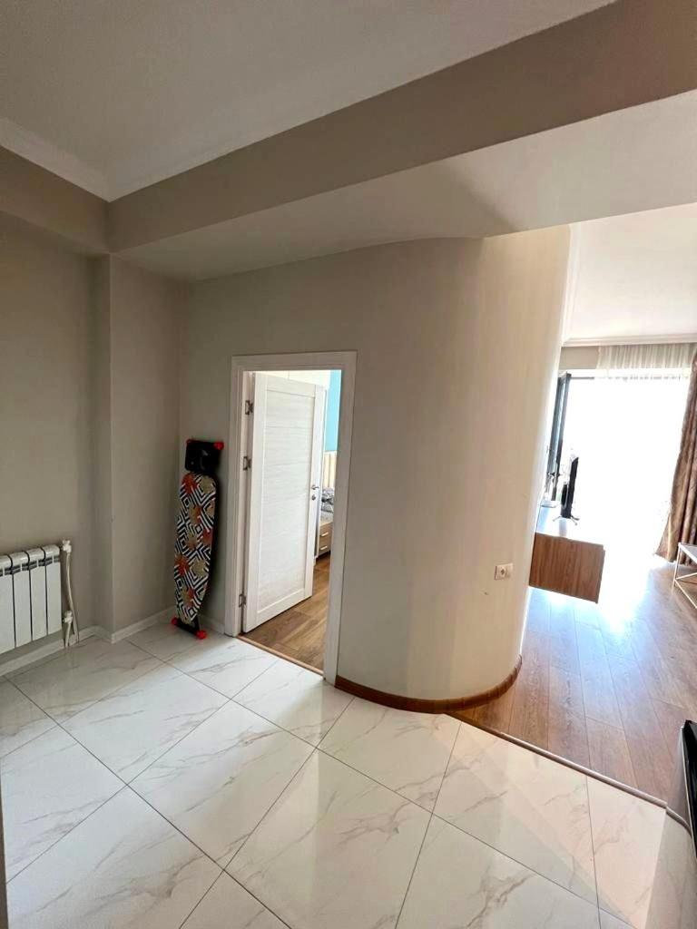 Modern Deluxe 1bedroom +Open Balcony, New Building, Near City Center