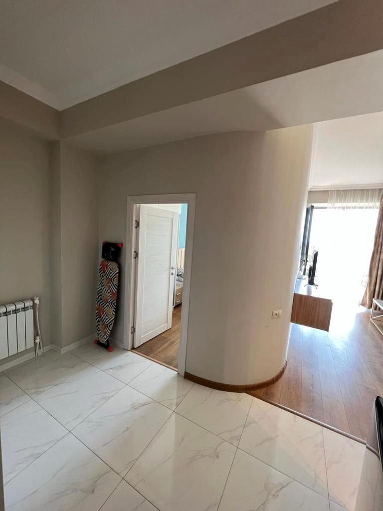Modern Deluxe 1bedroom +Open Balcony, New Building, Near City Center