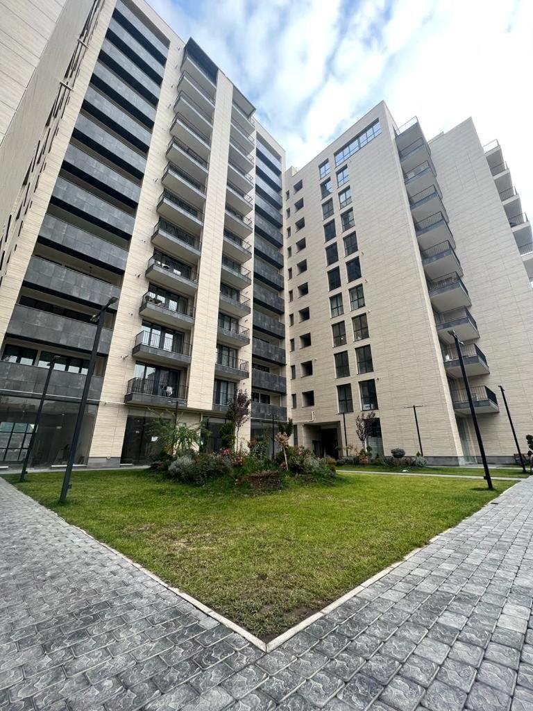 Modern Deluxe 1bedroom +Open Balcony, New Building, Near City Center
