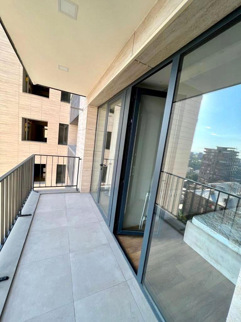 Modern Deluxe 1bedroom +Open Balcony, New Building, Near City Center