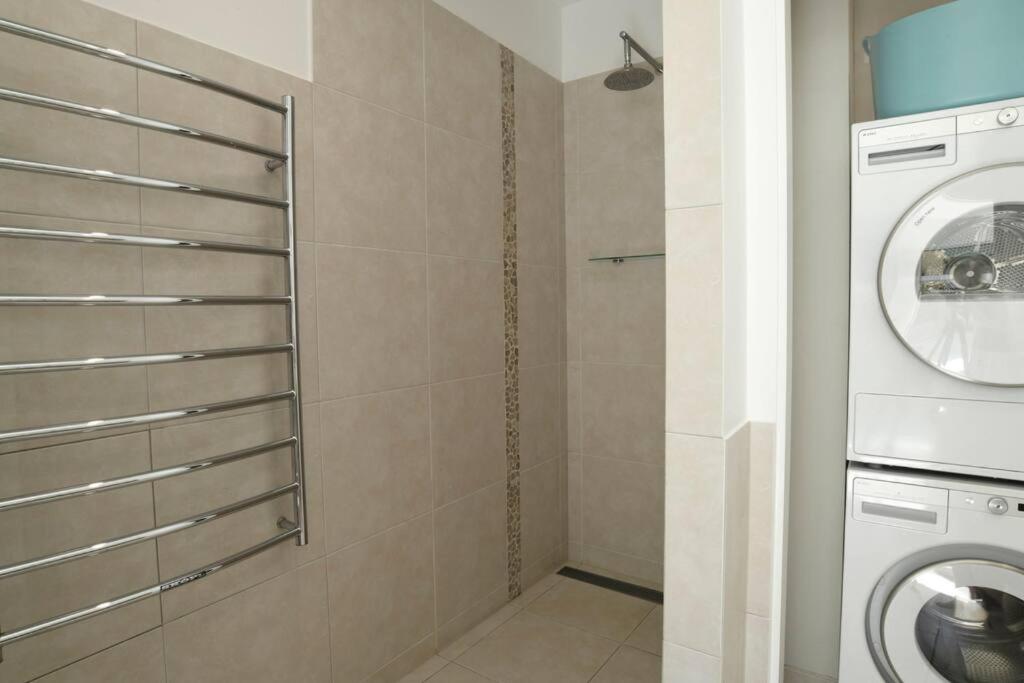Nikatara - Mission Beach - 3 Bedroom Town House