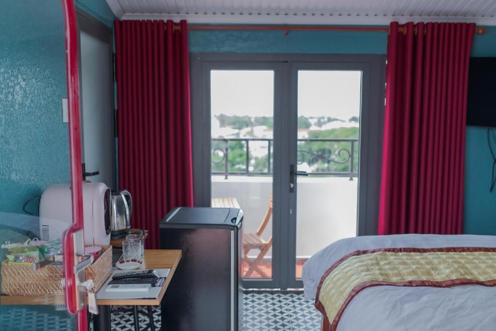 Bich Ngoan HOTEL view 2