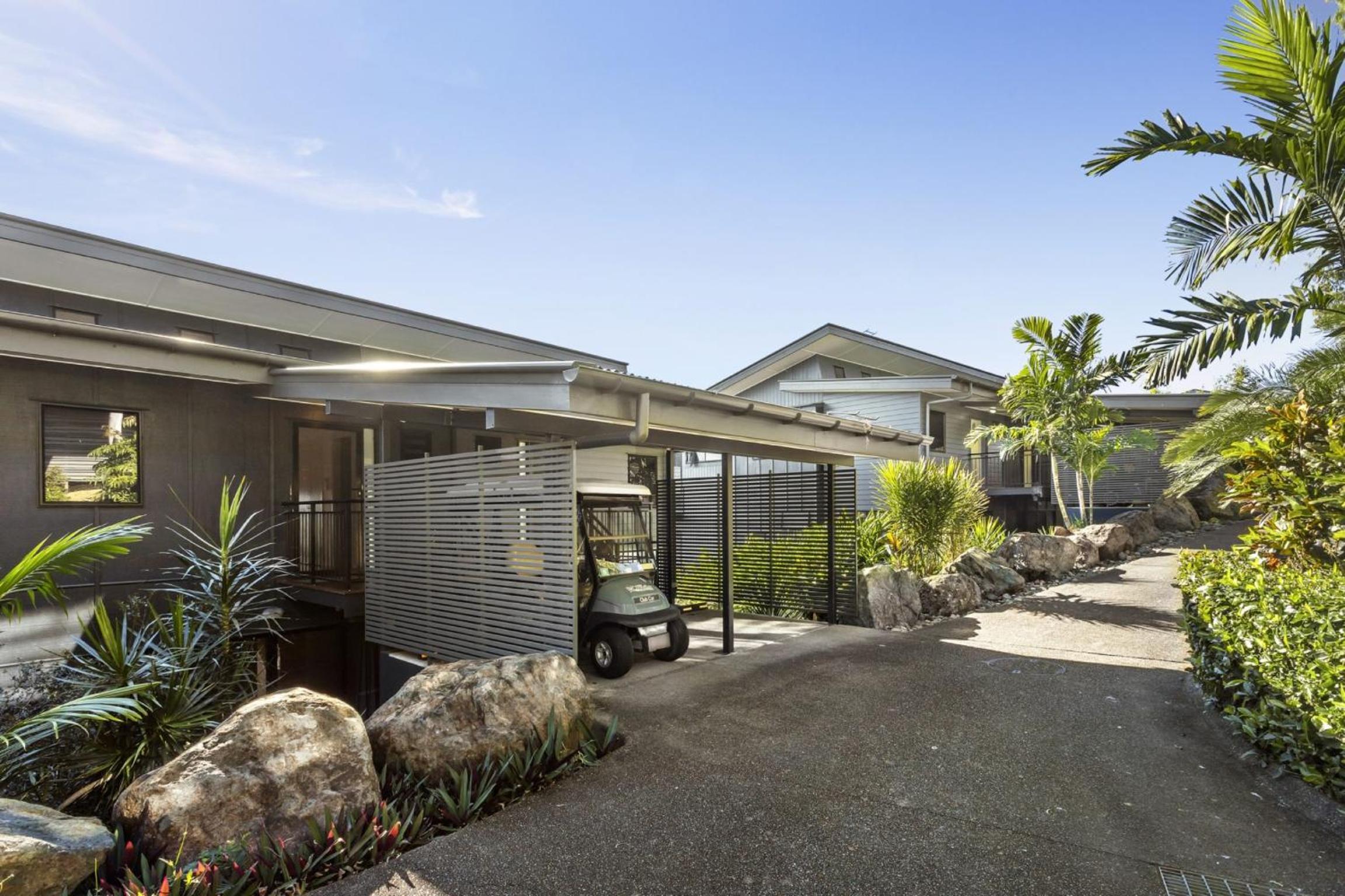 Hotel Shorelines 27 by Luxury Holidays Ocean View Buggy Transfers BBQ - Image 1