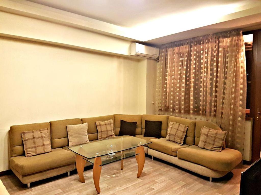 Nice and Cozy Studio Apartment + Kitchen and Open Balcoy In The Middle of CENTER