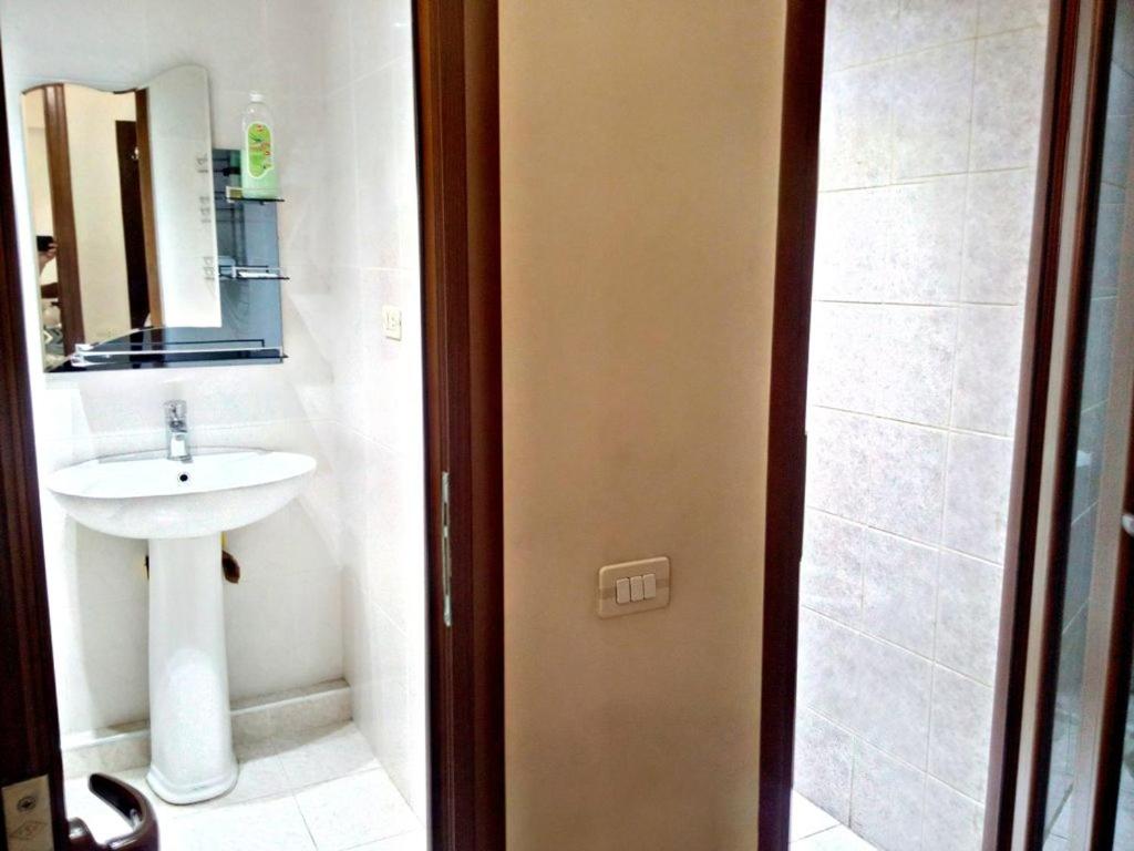 Nice and Cozy Studio Apartment + Kitchen and Open Balcoy In The Middle of CENTER
