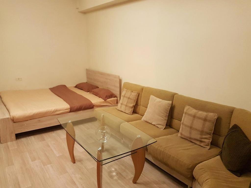 Nice and Cozy Studio Apartment + Kitchen and Open Balcoy In The Middle of CENTER