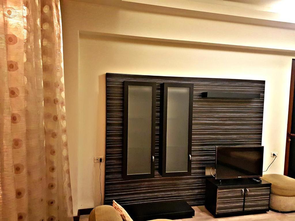 Nice and Cozy Studio Apartment + Kitchen and Open Balcoy In The Middle of CENTER