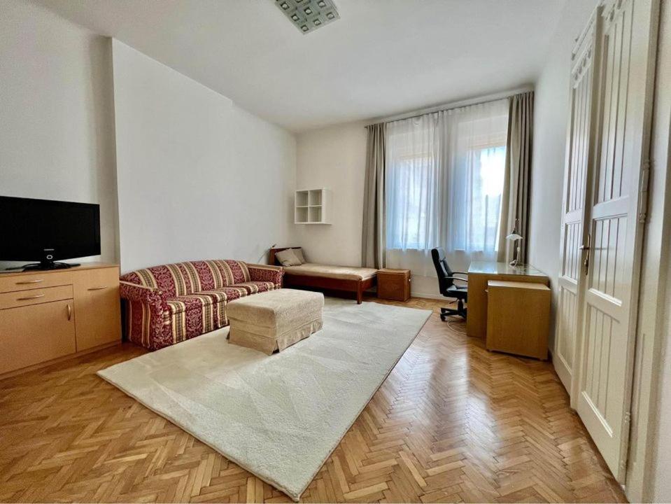 Roland Apartment Downtown - Pope Subway