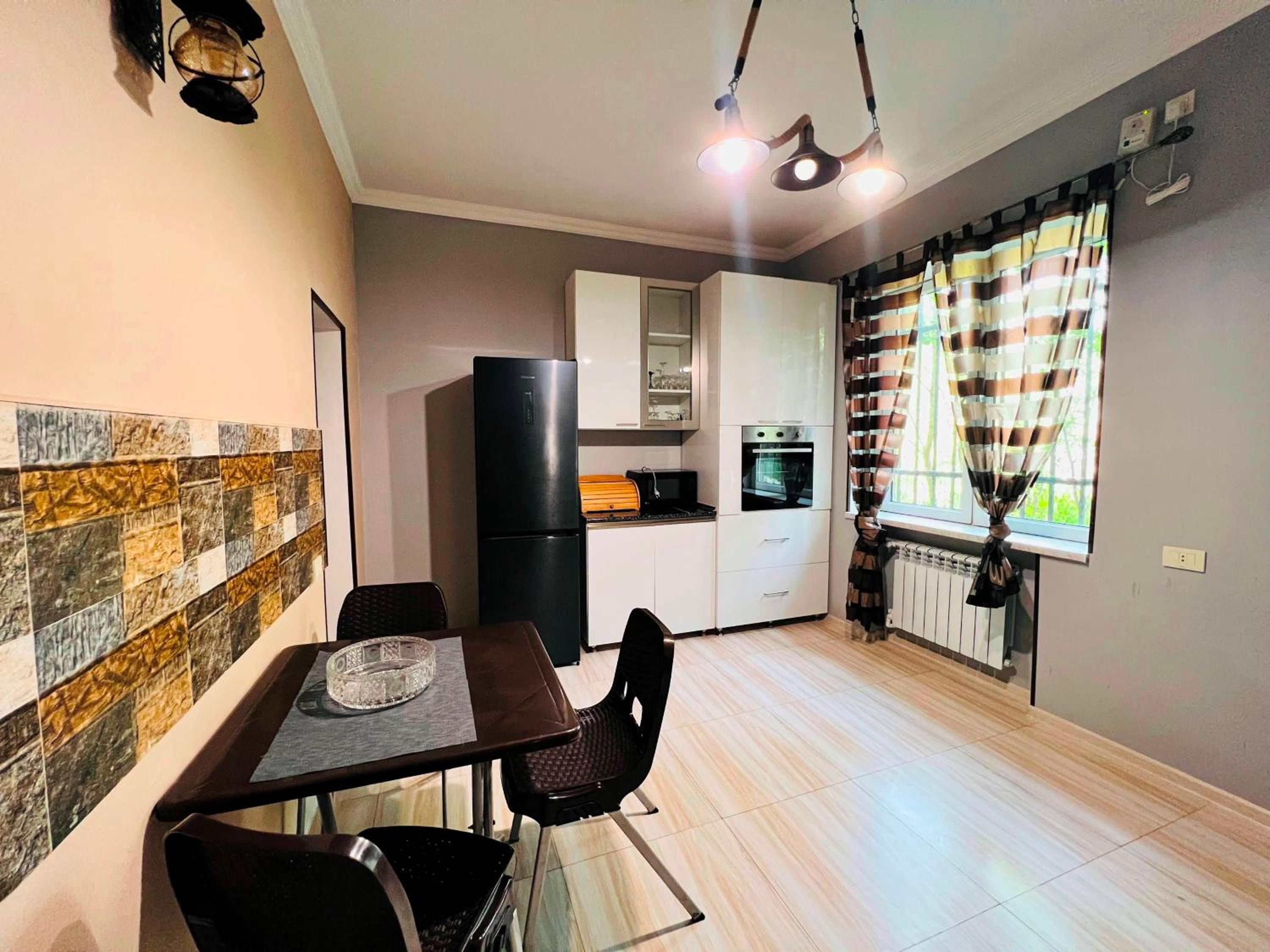 Awesome Large 3 Floor Villa Dilijan , 8 Bedrooms+4.5 Bathrooms+Swimming Pool, Nice Mountain View
