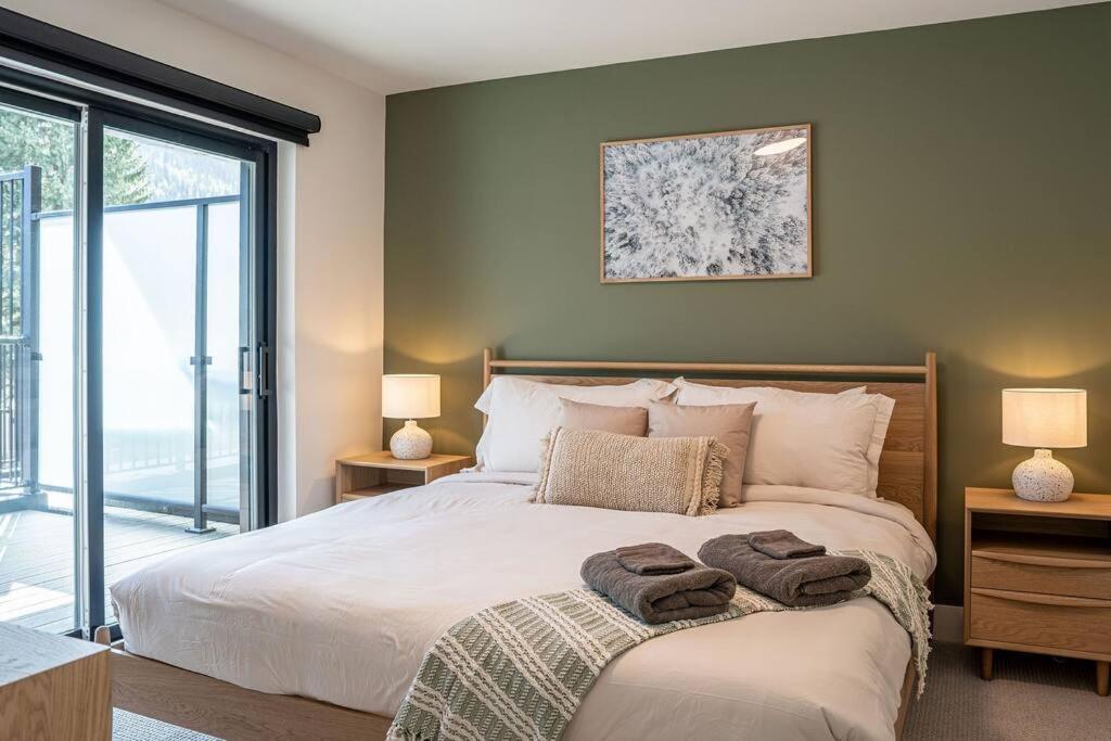 Revy Bliss - Dazzling Condo in the Mountains