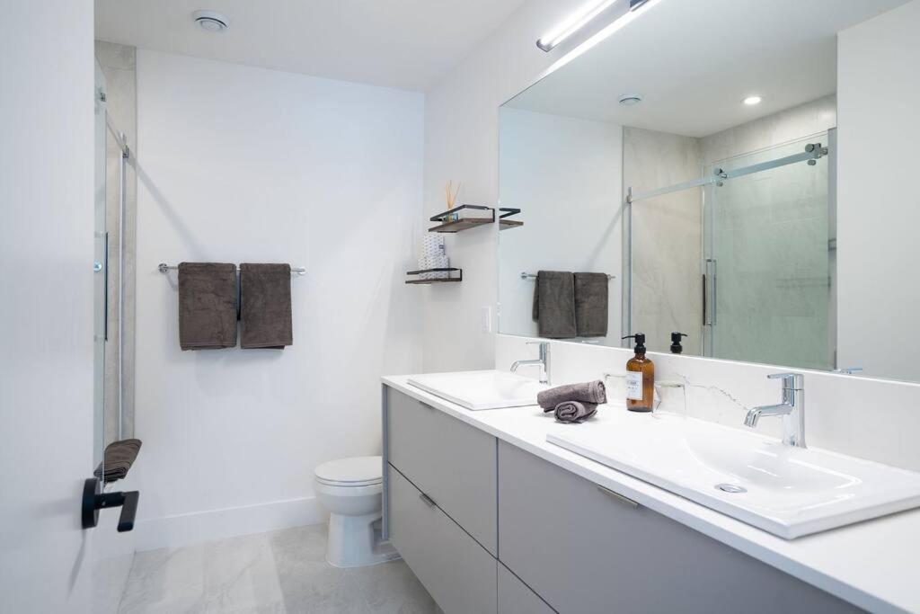 Revy Bliss - Dazzling Condo in the Mountains