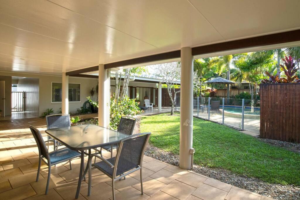 Alani - Absolute Beachfront - Sleeps up to 10