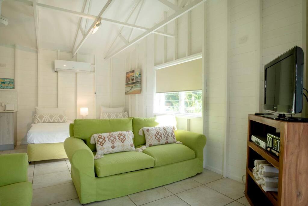 Alani - Absolute Beachfront - Sleeps up to 10